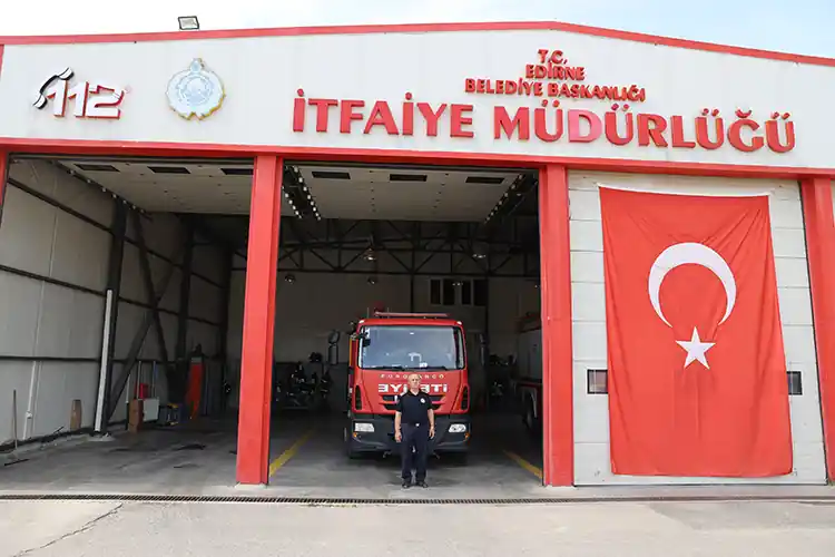 İtfaiyeciler müdahale ettikleri olaylarda yakınlarına da denk geliyor