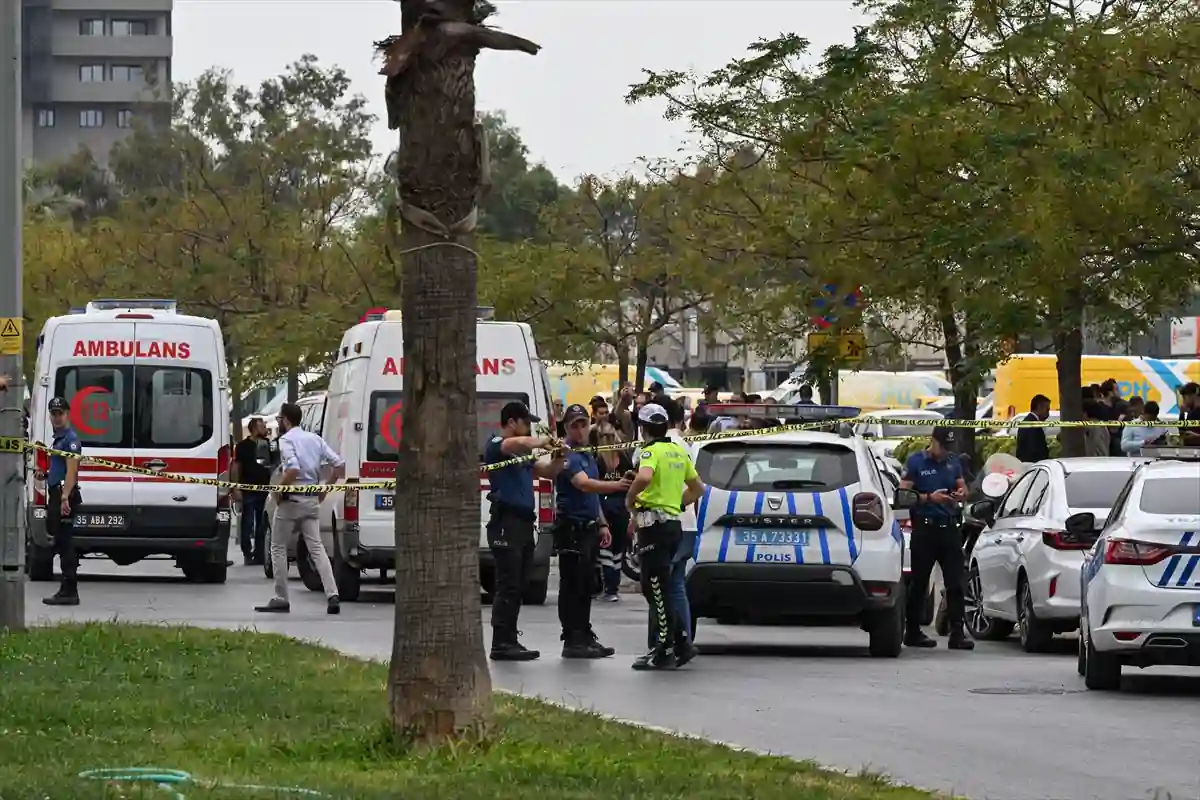 İzmir Adliyesi önünde çatışma 1 ölü, 3 yaralı