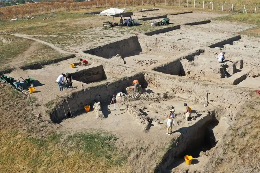 Kütahya’da 3 bin 700 yıllık beyin ve deri bulundu