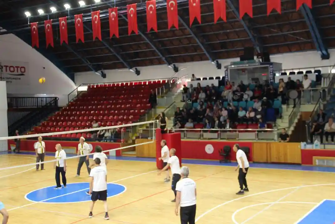 Kütahya’da TRSM üyelerinin voleybol keyfi