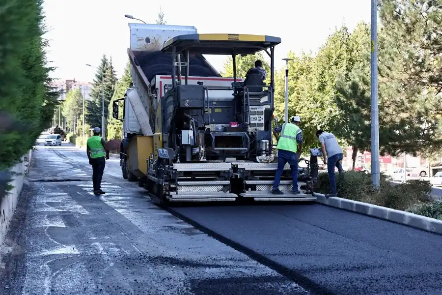 Kütahya’da mahalle ve sokaklarda çalışmalar sürüyor