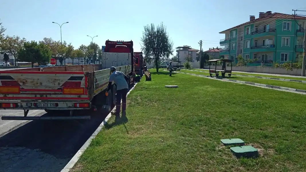 Kütahya’da mahalle ve sokaklarda çalışmalar sürüyor