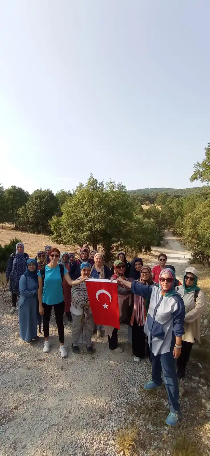 Kütahyalı kadınlar doğa yürüyüşünde