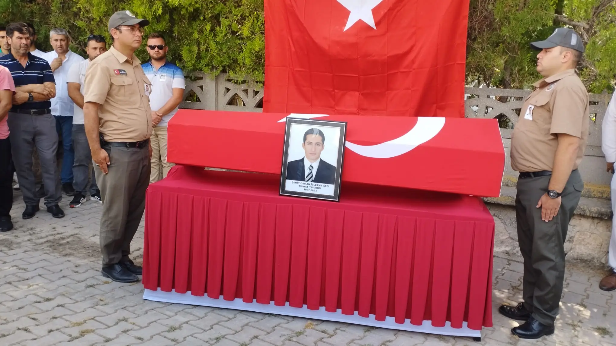 Kütahya’daki orman yangınında şehit olan Yıldırım defnedildi