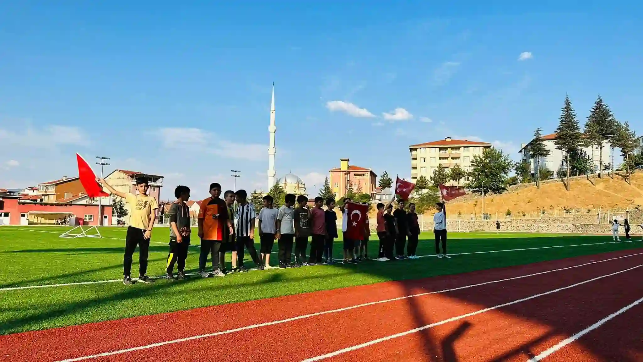 Simav’da genç hafız adayları sporla eğlendi