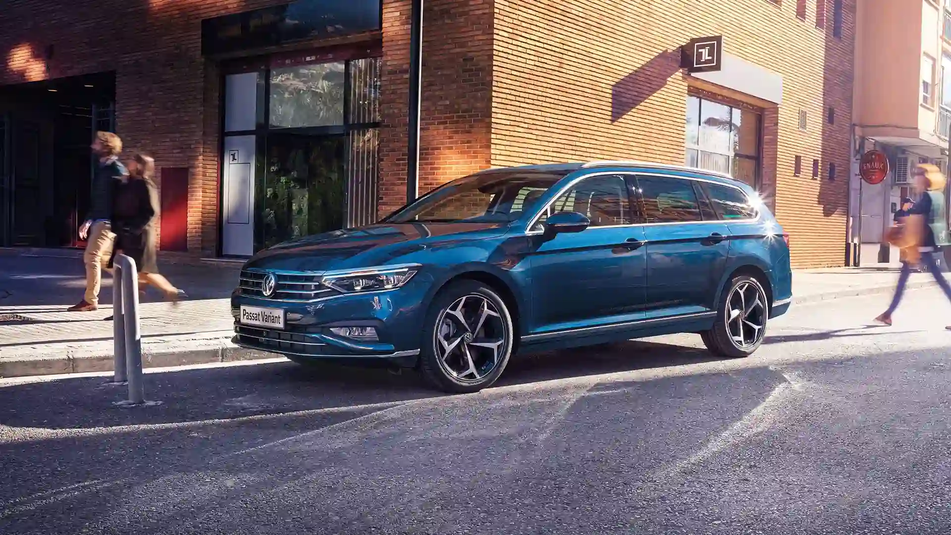 Yenilenen Volkswagen Passat modeli tanıtıldı