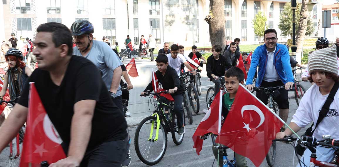 Bisiklet tutkunları avrupa hareketlilik haftasında pedal çevirdi 