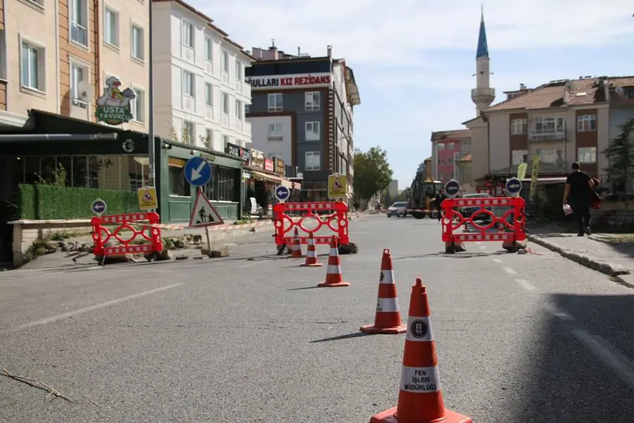 Kanal Kütahya projesi 1. etabında yayalaştırma çalışmaları sürüyor 