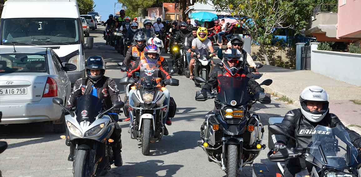 Motosiklet tutkunları Demirci'de buluştu