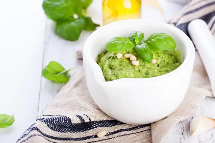 Fesleğen Pesto Sosu