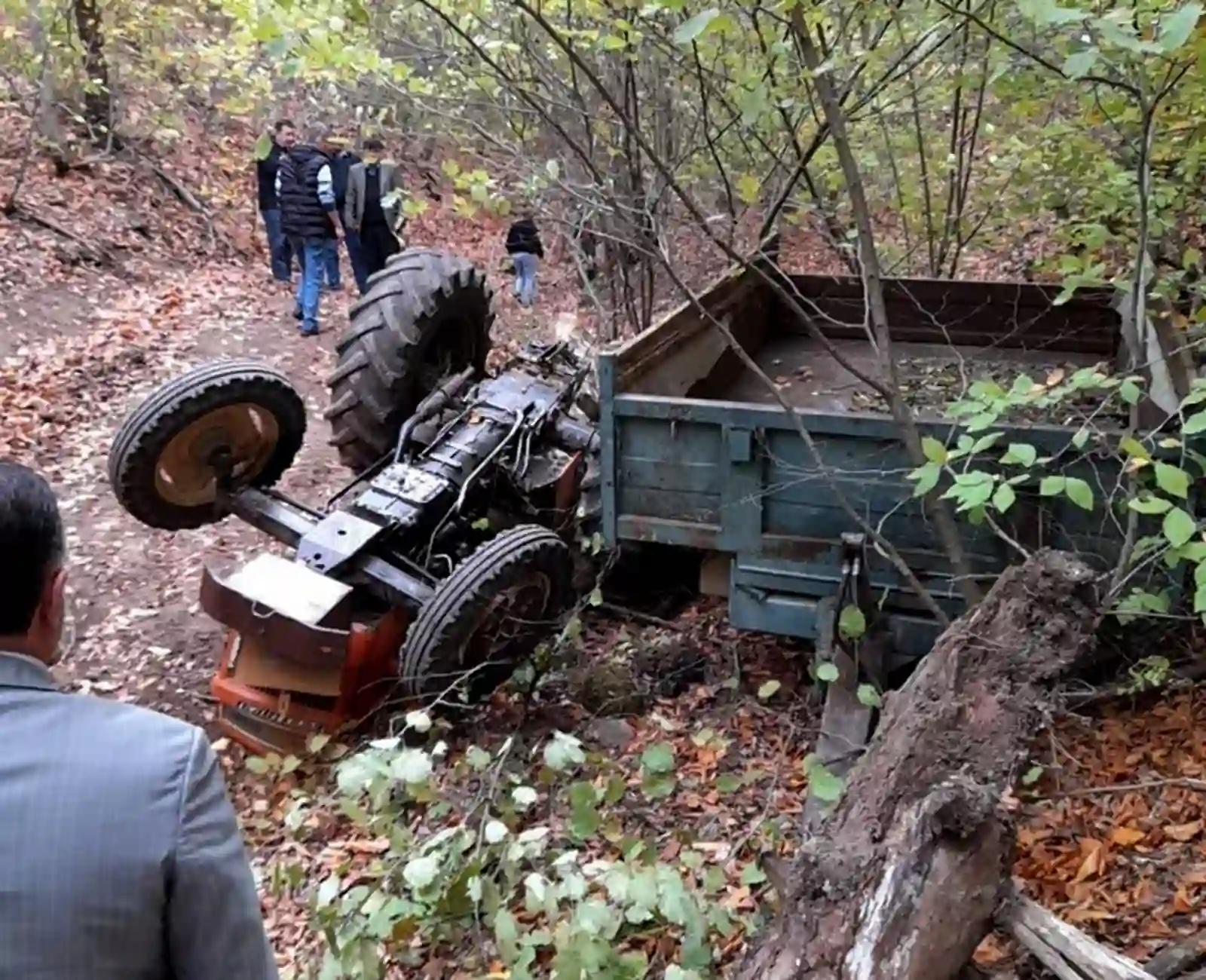 Kütahya'da devrilen traktörün sürücüsü öldü