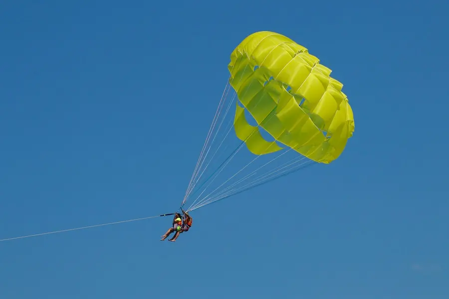 Parasailing 