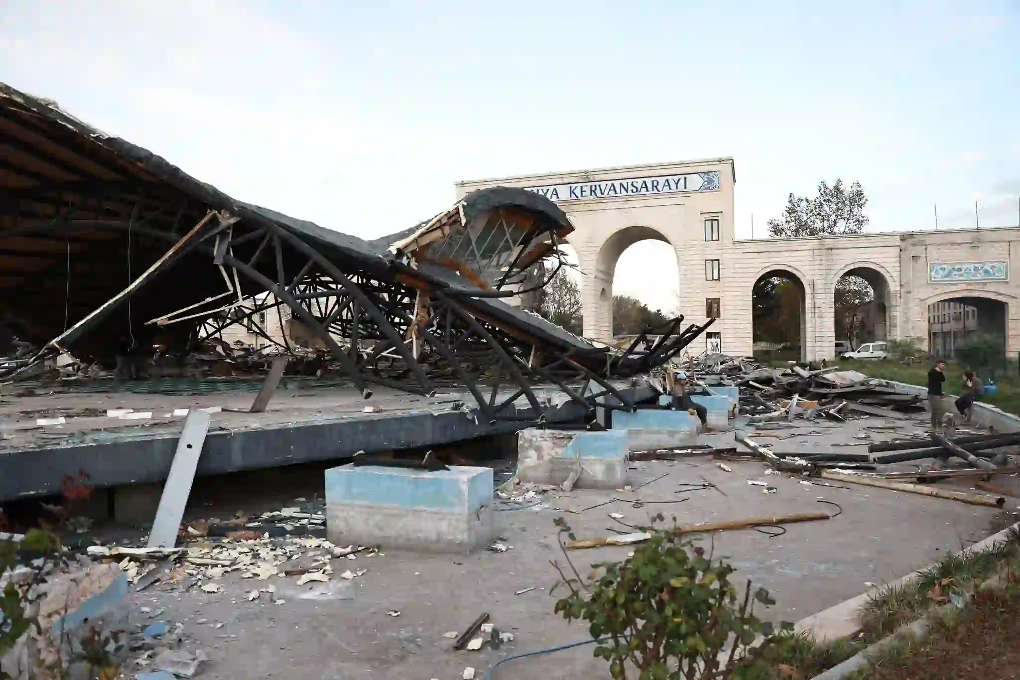 Kütahya’da balık restoran resmen yıkıldı