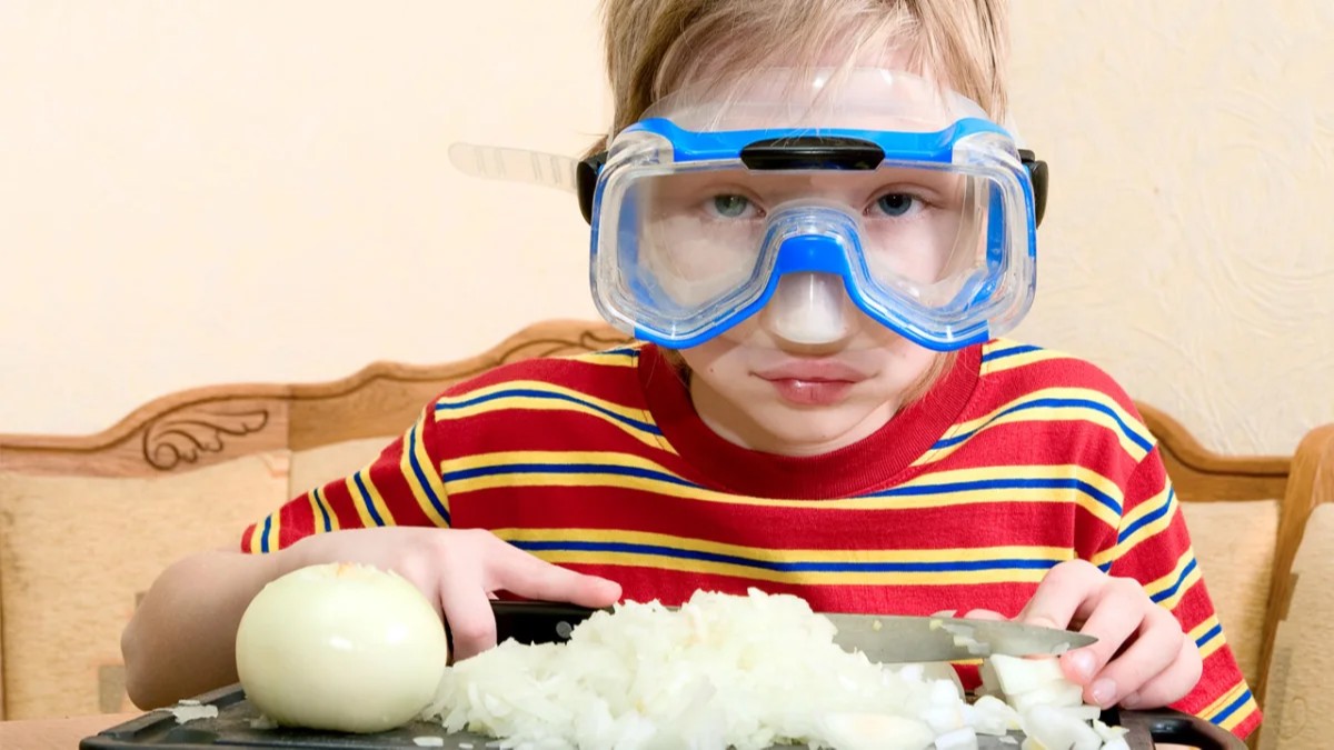 Soğan neden göz yakar