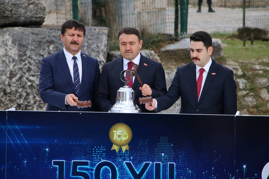 dünyanın ilk borsasında 150.yıl gongu çaldı (2)