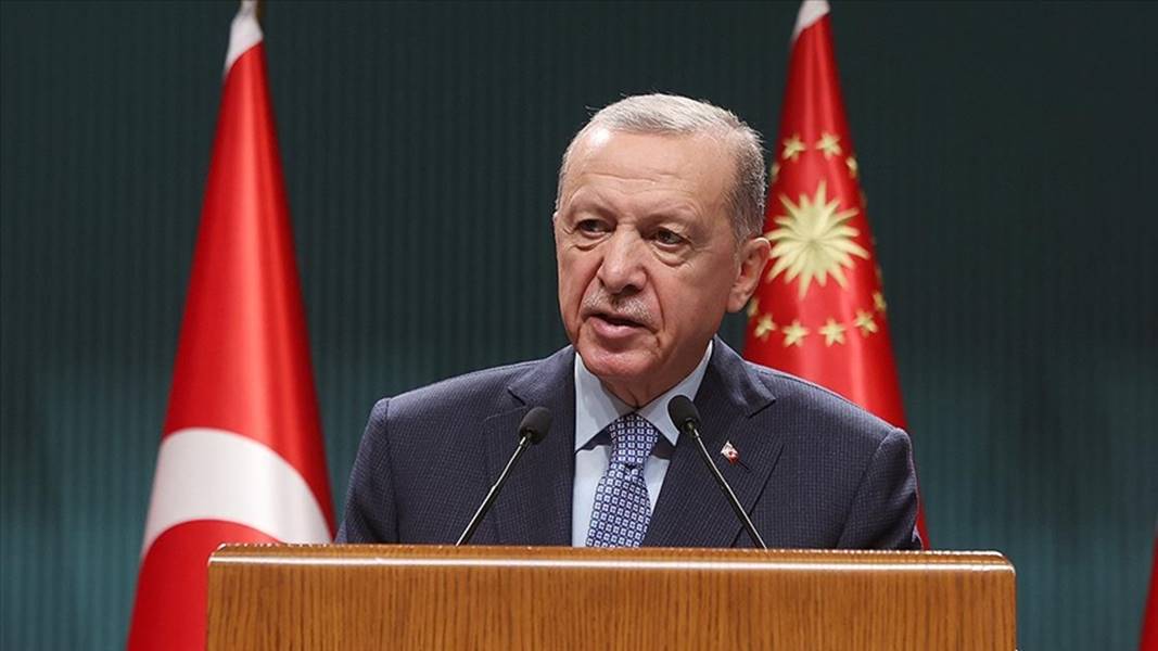 Cumhurbaşkanı Erdoğan, Kabine Toplantısı'nın ardından, SSK ve Bağ-Kur emeklilerine yönelik önemli bir zam müjdesini duyurdu.