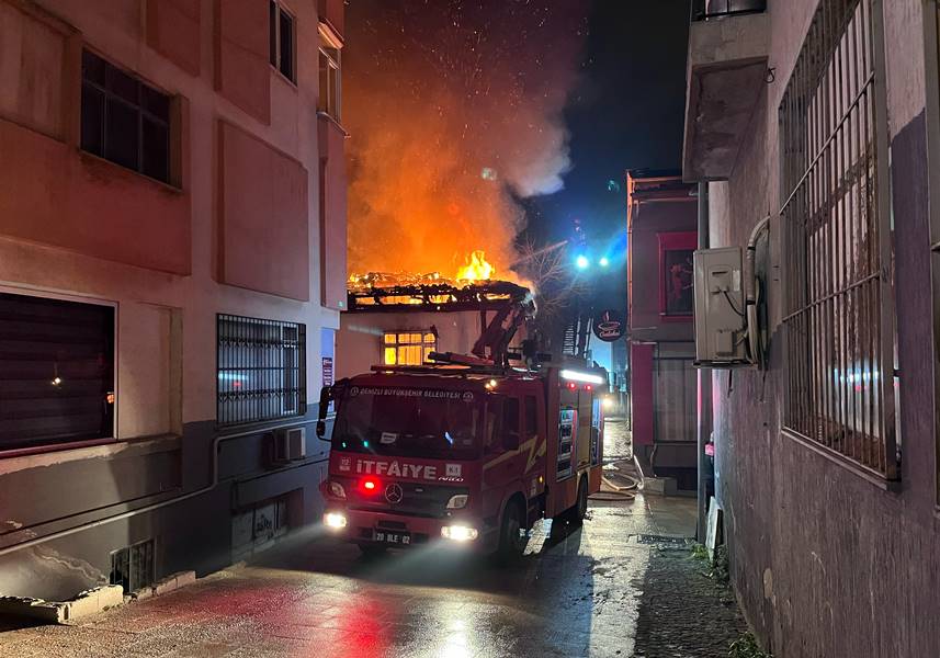 Denizli'de çıkan yangında müstakil ev kullanılamaz hale geldi