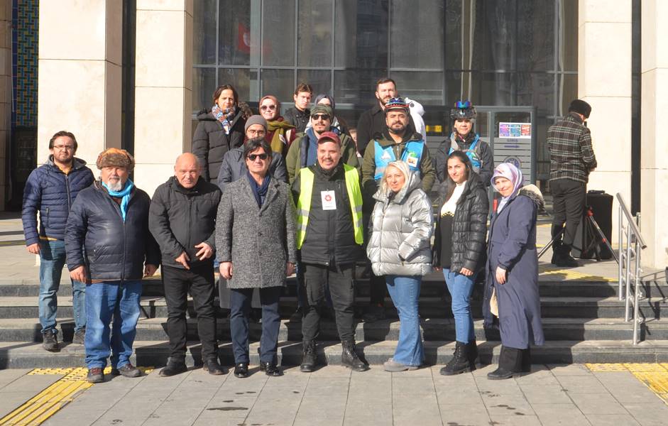 Fotoğraf tutkunları, Kütahya'nın tarihi mekanlarında deklanşöre bastı