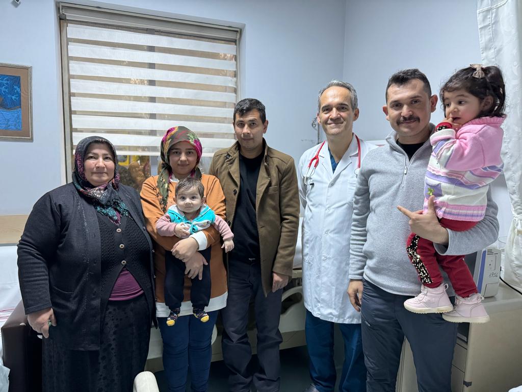 Kalbinde doğuştan çtünelç oluşan bebek, ameliyatla sağlığına kavuştu