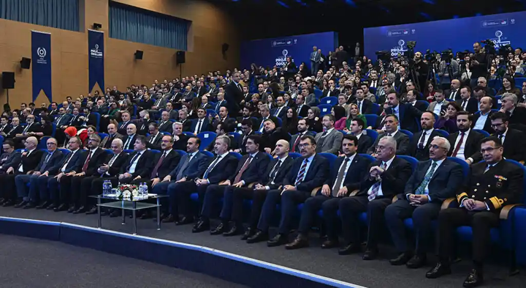 Bakan Kacır’dan Kütahyalı öğretim üyesine teşekkür belgesi 