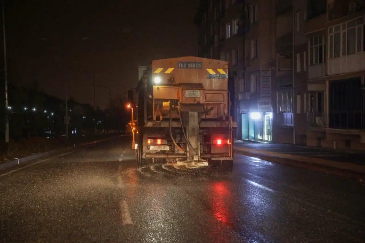 Kütahya’da karla mücadele başladı