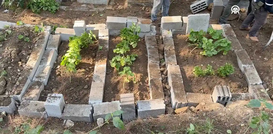 Öldürülen anne ve çocukları toprağa verildi