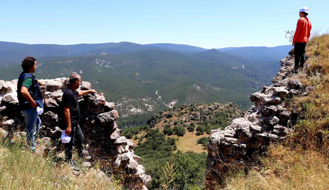 Kütahya'nın 1200 yıllık Kayzer Kalesi keşfedilmeyi bekliyor