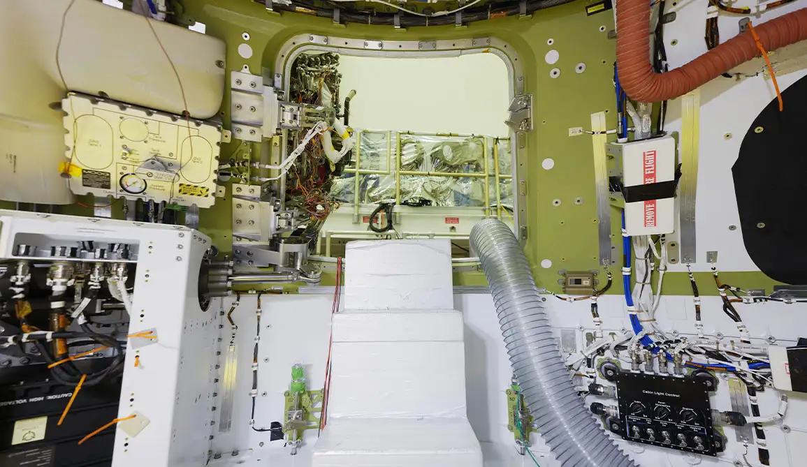 NASA, astronotları Ay'a götürecek uzay aracını tanıttı