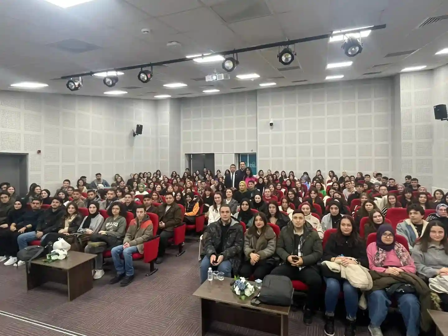 Kütahya’da öğrencilere iş arama ve CV teknikleri anlatıldı 