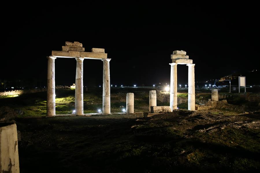 Denizli Hierapolis ören yerinde gece müzeciliğinin tanıtımı yapıldı