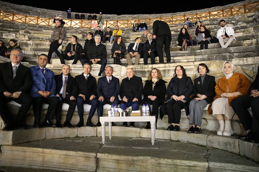 Denizli Hierapolis ören yerinde gece müzeciliğinin tanıtımı yapıldı