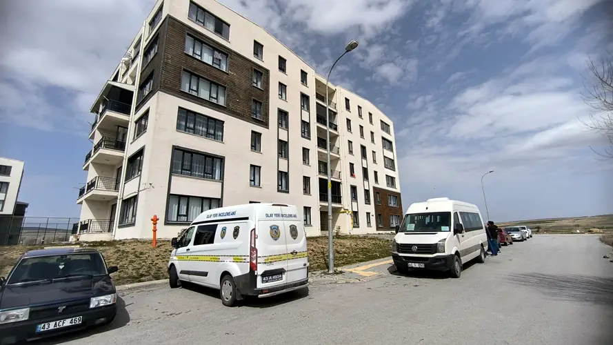 Kütahya'da apartmandaki kan birikintisi polisi alarma geçirdi
