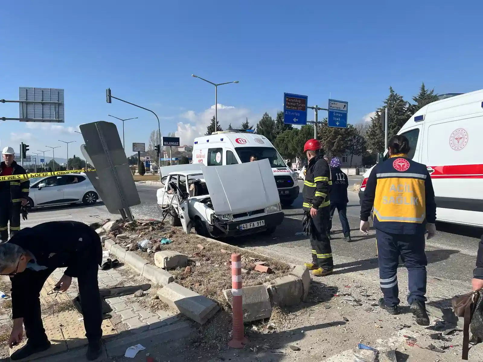 Kütahya'da iki otomobil çarpıştı: 3 ölü, 2 yaralı