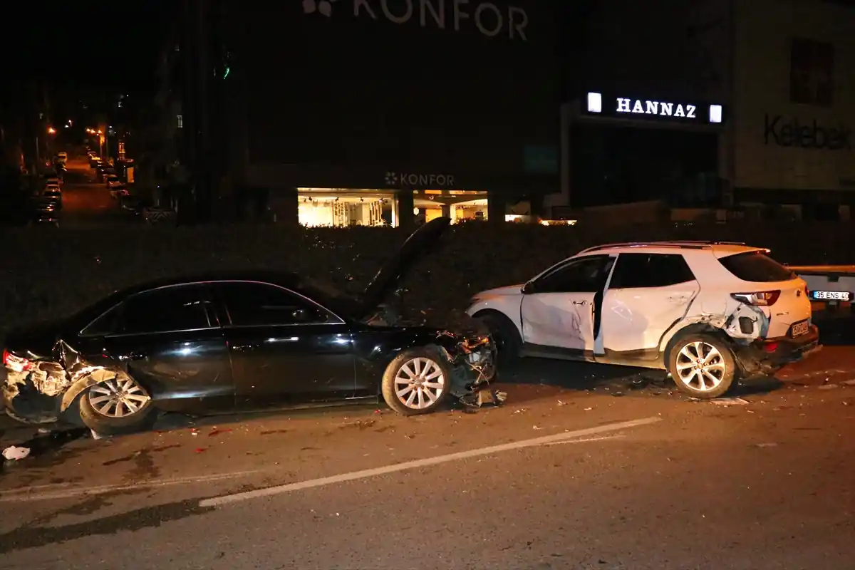 Zincirleme kazada 2 kişi öldü, 7 kişi yaralandı (1)