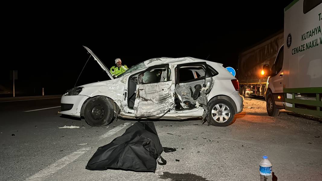 kütahya da trafik kazası ölü ve yaralı var