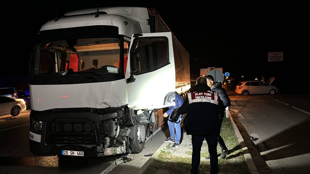 kütahya da trafik kazası ölü ve yaralı var