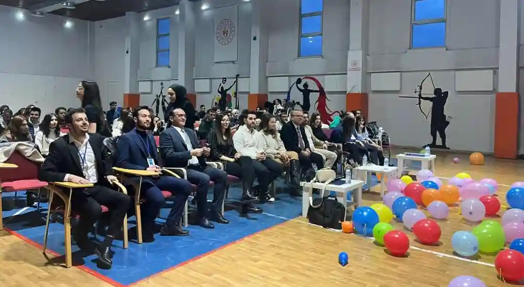 Kütahya’da üniversite öğrencileri zirvede buluştu