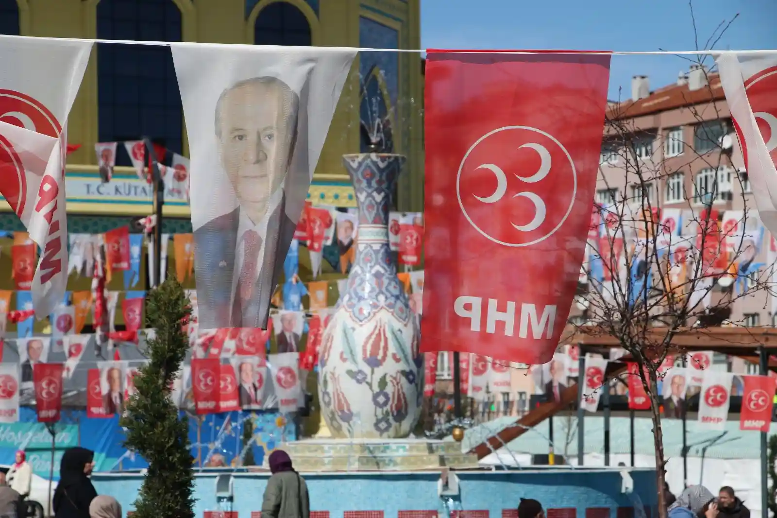 Kütahyalılar, siyasi parti bayrak ve müziklerinden rahatsız mı?