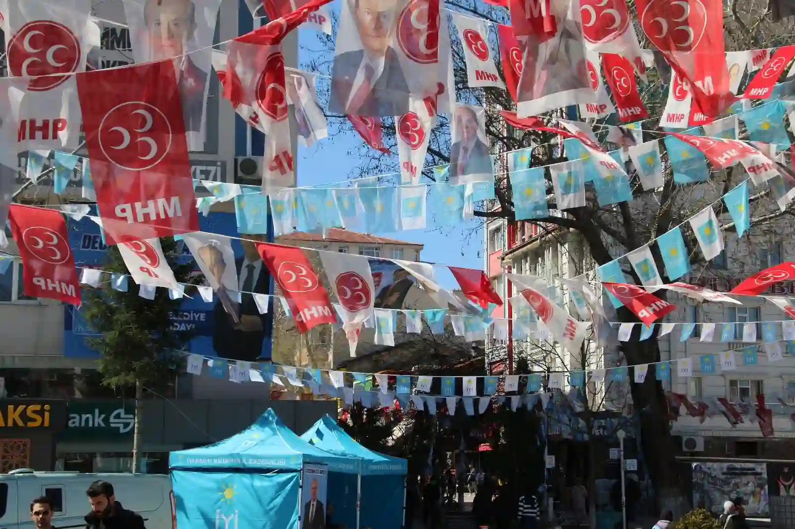 Kütahyalılar, siyasi parti bayrak ve müziklerinden rahatsız mı?