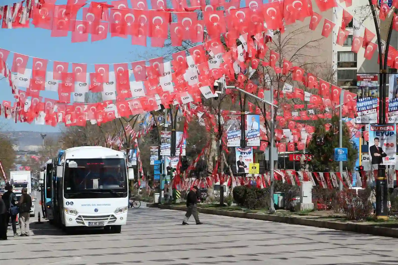 Kütahyalılar, siyasi parti bayrak ve müziklerinden rahatsız mı?