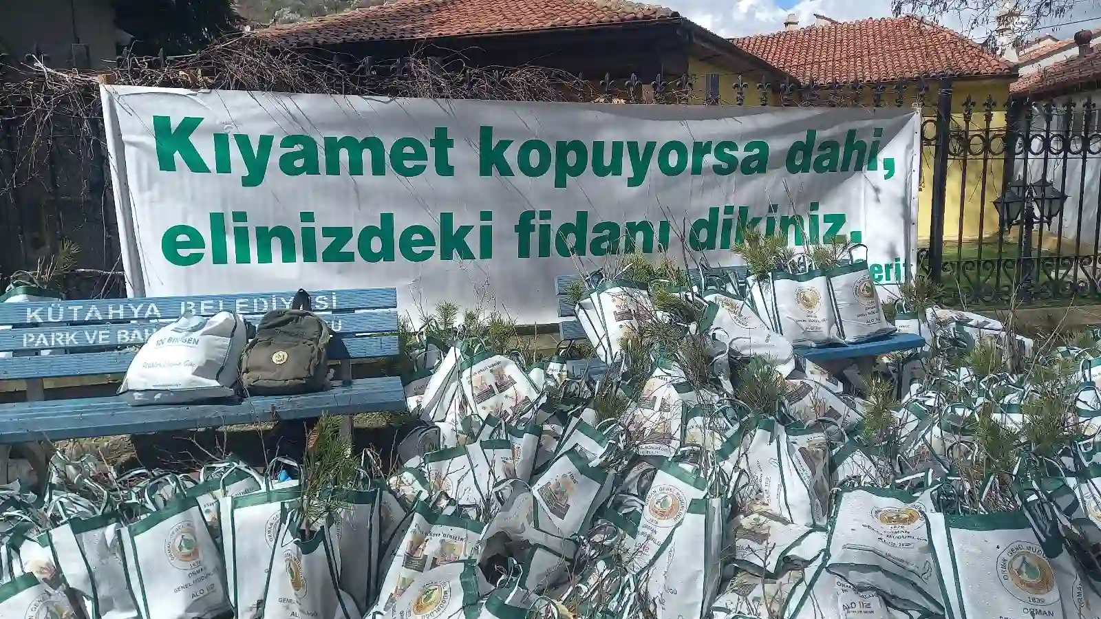 Kütahya’da binlerce fidan ücretsiz dağıtıldı 