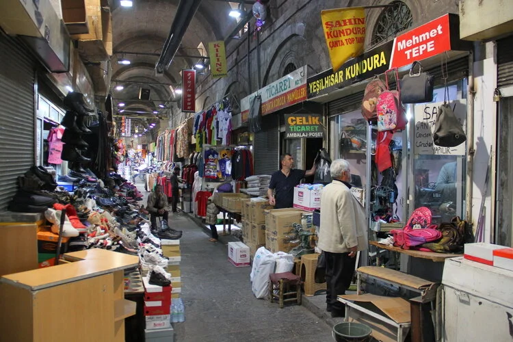 Kayseri'nin Ayakkabı Tamircisi: Mustafa Bebe'nin 55 Yıllık Hikayesi