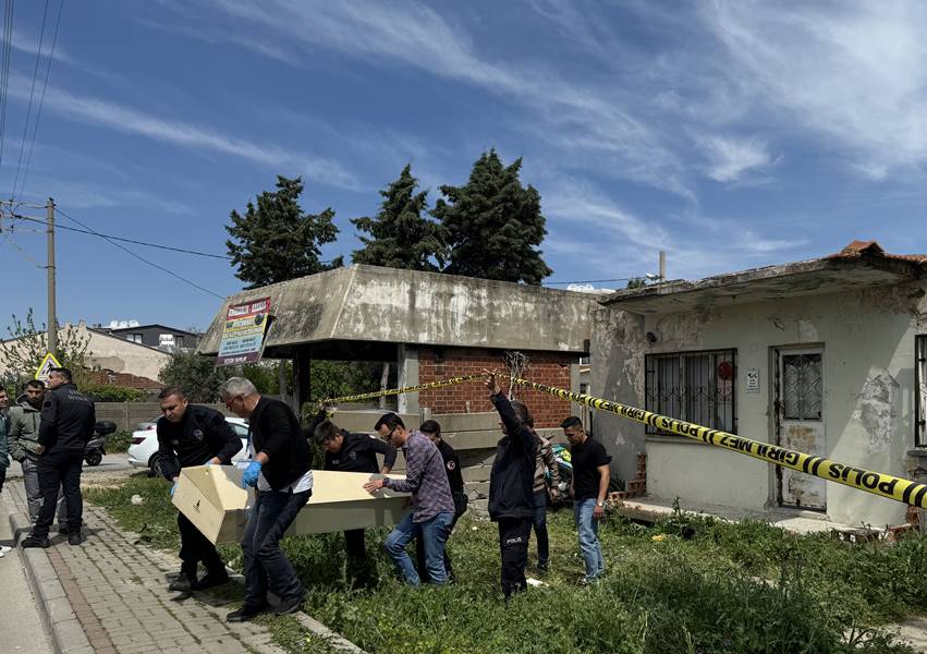 İzmir'de bahçe duvarına çarpan motosikletin sürücüsü öldü