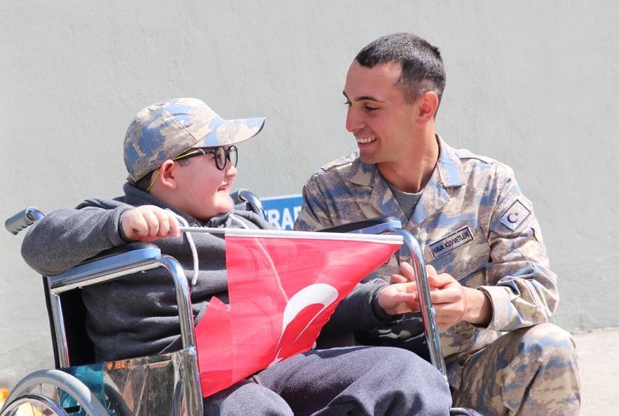 Kütahya'da eğitimlerini tamamlayan sözleşmeli erler yemin etti