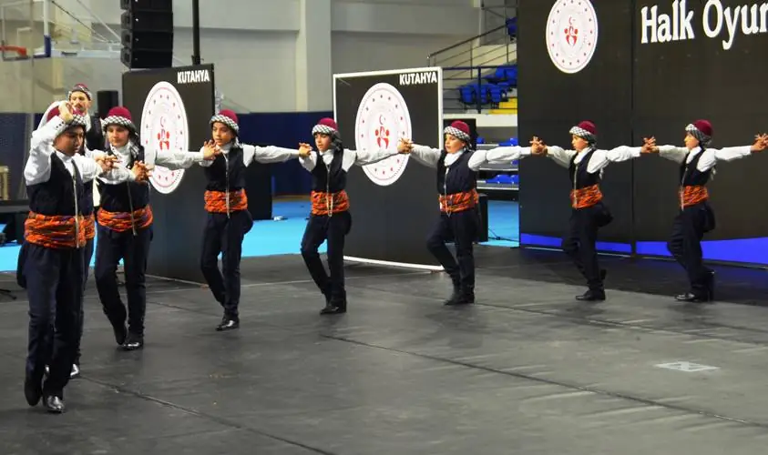 Okullararası halk oyunları