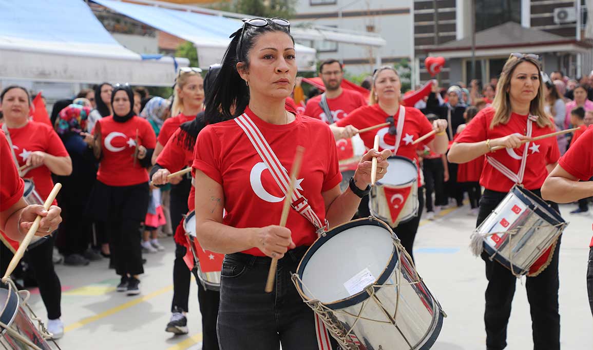 Velilerin oluşturduğu bando gösteri sundu