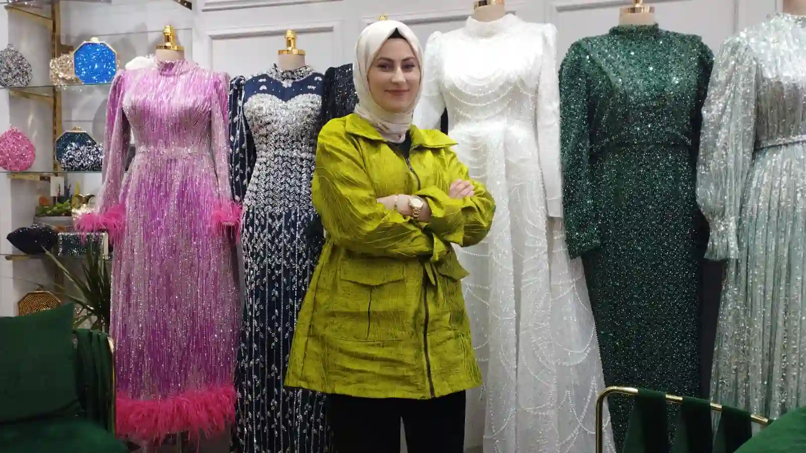 Kütahya’da yeni moda: Kiralık abiye 