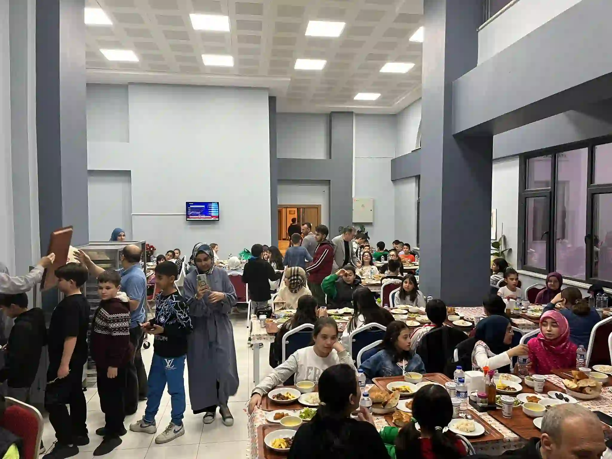 Kütahya’da öğrenciler iftarda buluştu 