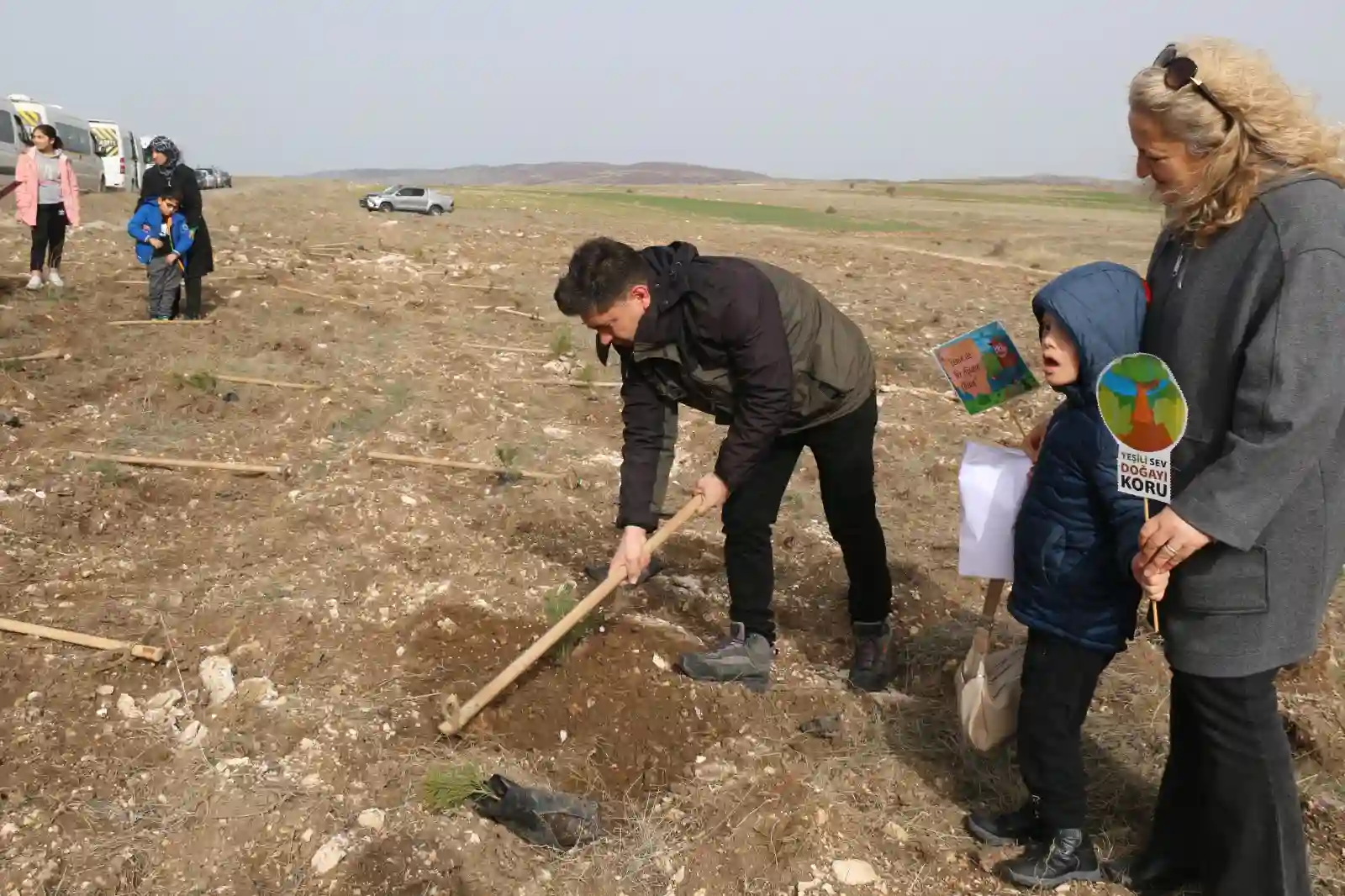 Kütahya’da özel öğrenciler 200 fidanı toprakla buluşturdu