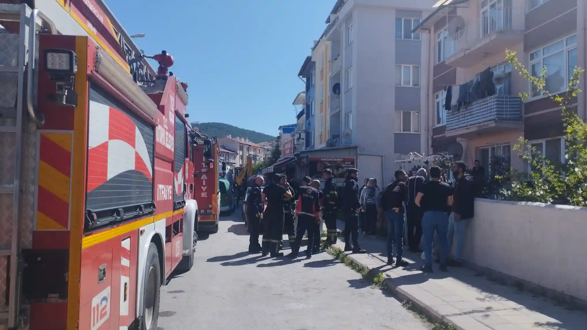 Kütahya’da balkonda çıkan yangın itfaiyeyi alarma geçirdi